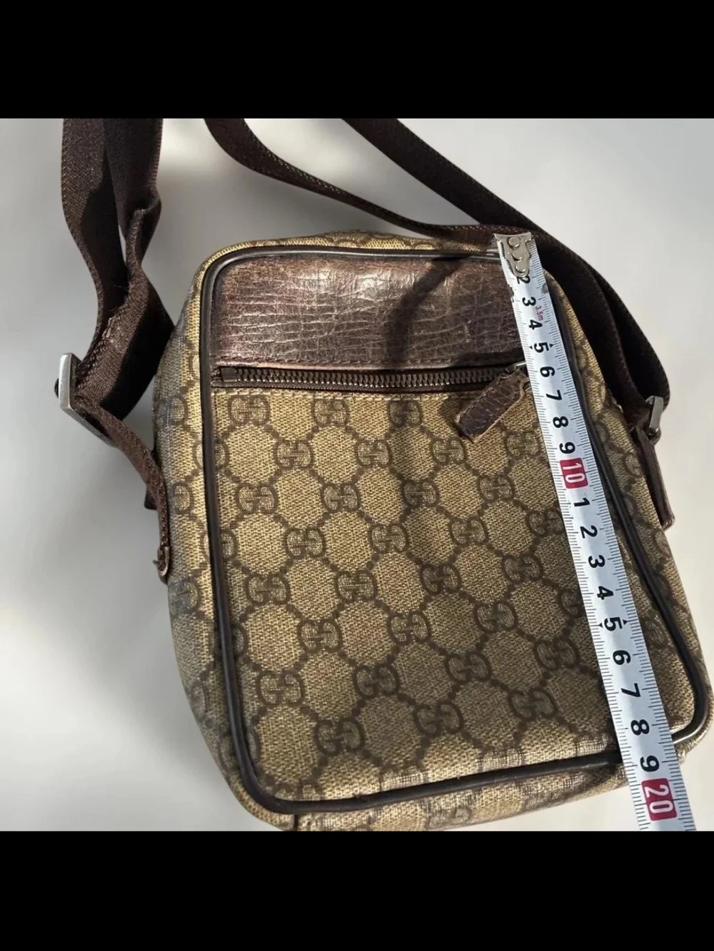 Gucci brown gg